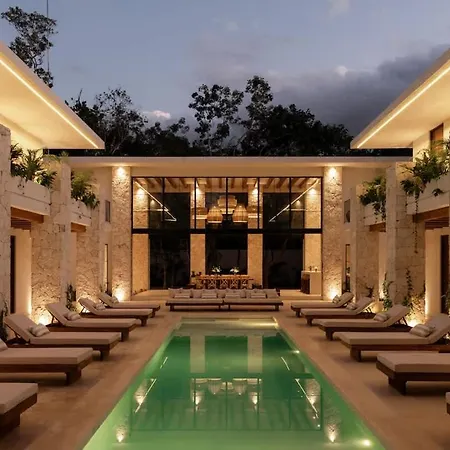 Hacienda Babylon - Villa 9 Rooms 10 Pools Gym & Sauna
