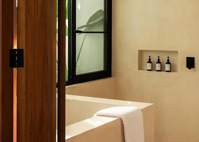 Holiday home Hacienda Babylon - 9 10 Pools Gym & Sauna *