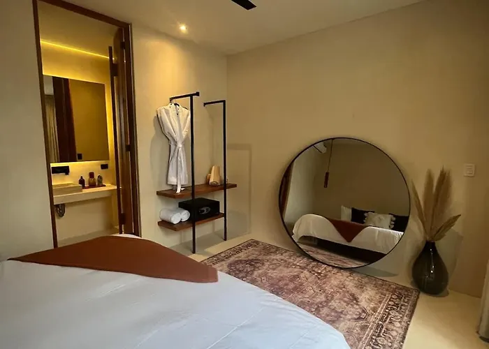 Hacienda Babylon - 9 10 Pools Gym & Sauna