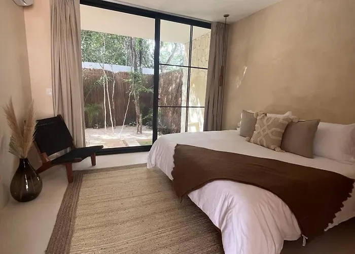 Hacienda Babylon - 9 10 Pools Gym & Sauna *