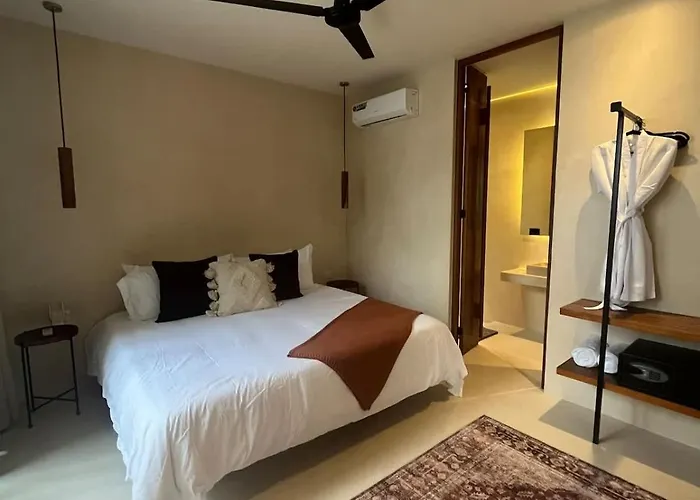 Holiday home Hacienda Babylon - 9 10 Pools Gym & Sauna