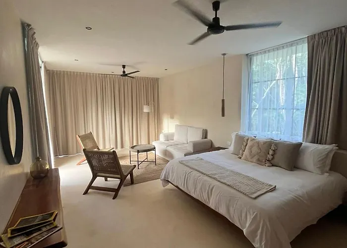 Holiday home Hacienda Babylon - 9 10 Pools Gym & Sauna *