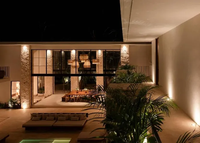 Hacienda Babylon - 9 10 Pools Gym & Sauna *